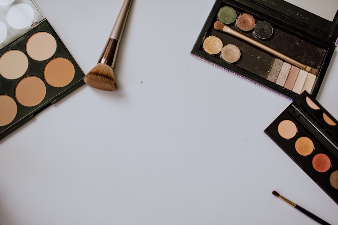 Photo Mascara application