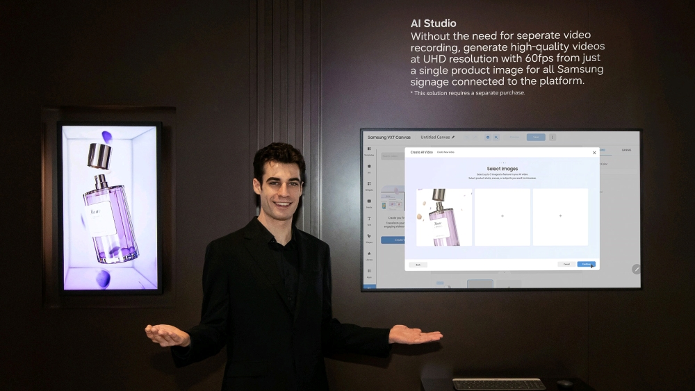 Samsung-TVs-and-Displays-Spatial-Signage-32-inch-Spatial-Signage-Samsung-VXT-AI-Studio_main1_FINAL